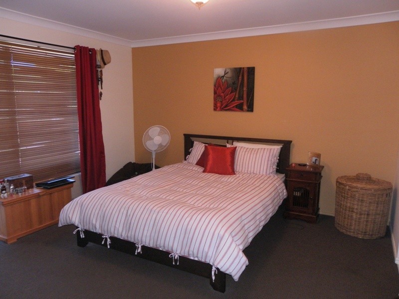 16 Jeppesen Drive, Emerald QLD 4720