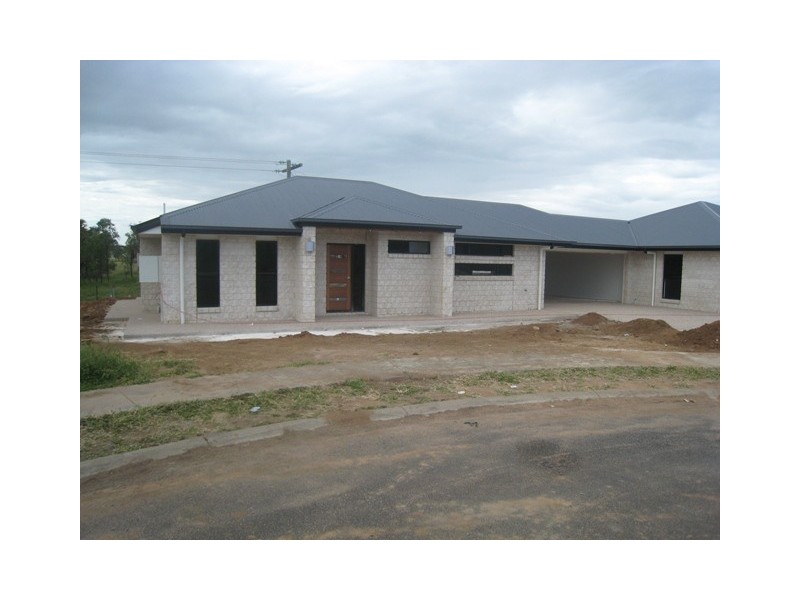 1/10 Chandon Court, Emerald QLD 4720