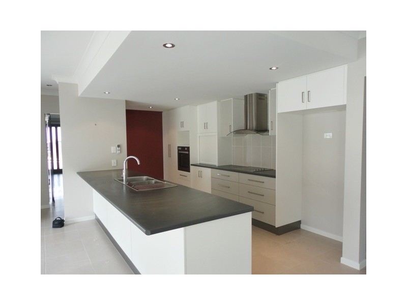 35 Newman Drive, Emerald QLD 4720