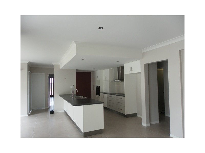 35 Newman Drive, Emerald QLD 4720