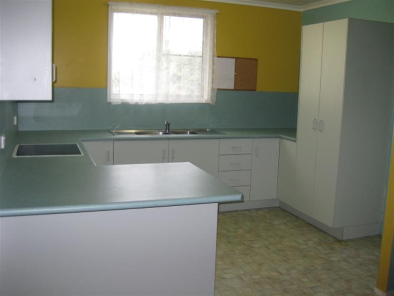 9 Kurrajong Street, Blackwater QLD 4717