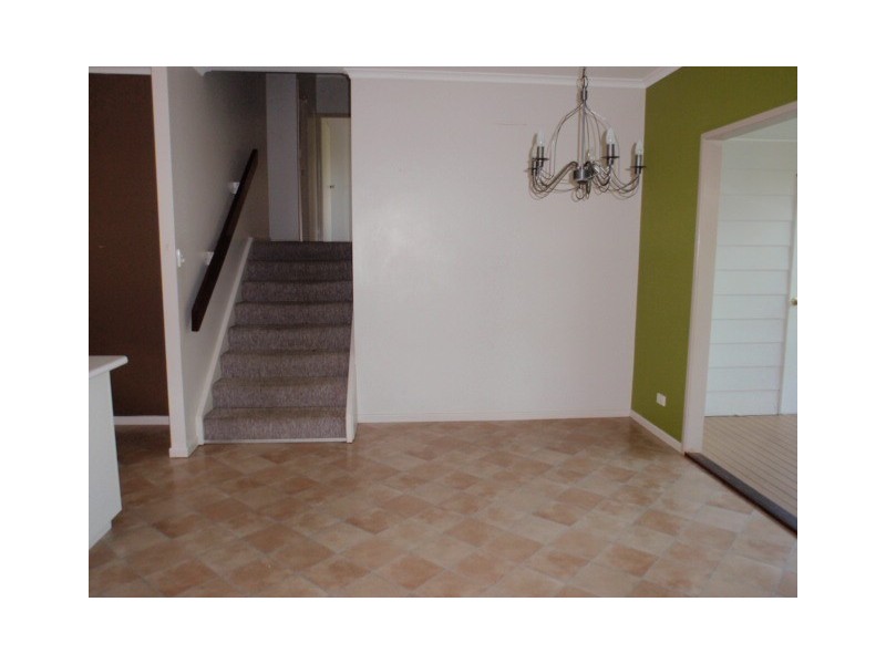 27 Colleen Avenue, Emerald QLD 4720