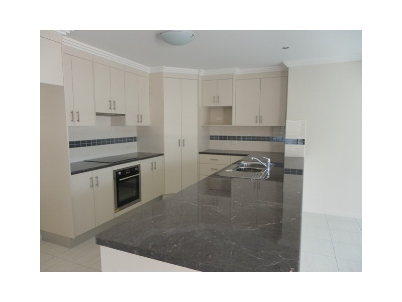 42 Wright Street, Emerald QLD 4720