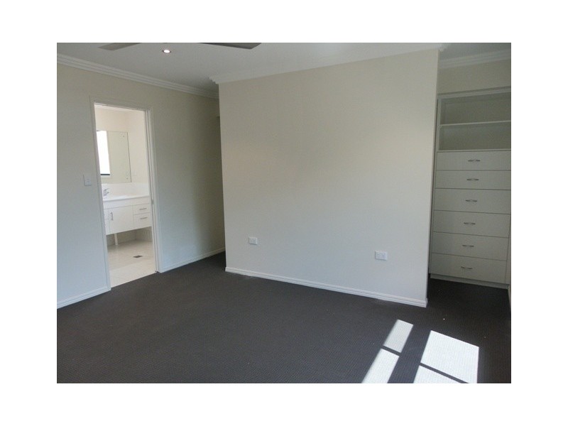 42 Wright Street, Emerald QLD 4720