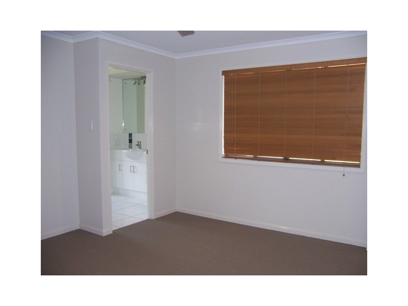 16 Cook Close, Emerald QLD 4720