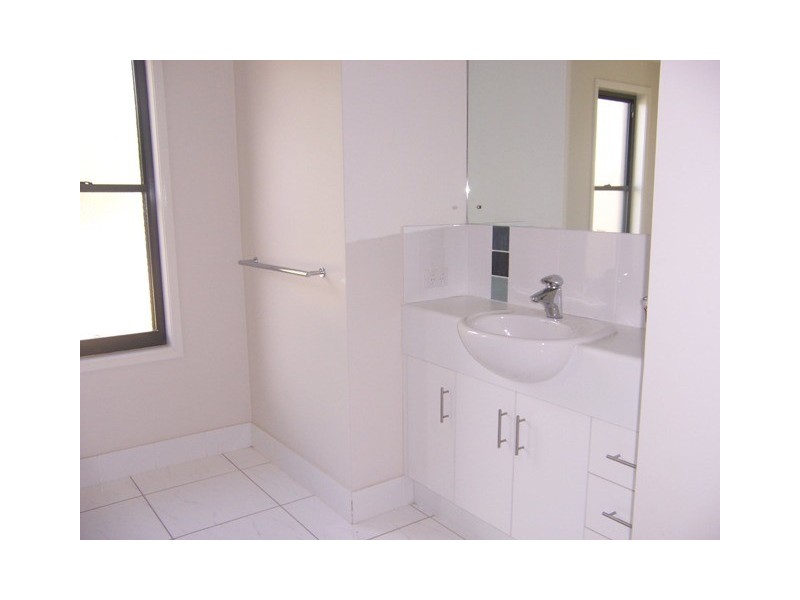 16 Cook Close, Emerald QLD 4720