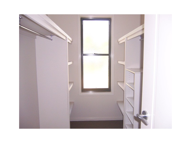 16 Cook Close, Emerald QLD 4720