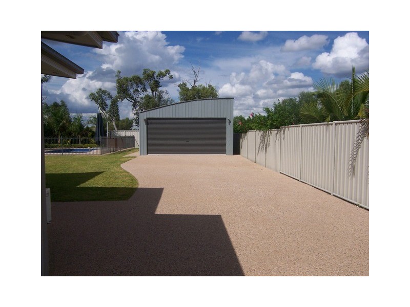 16 Cook Close, Emerald QLD 4720