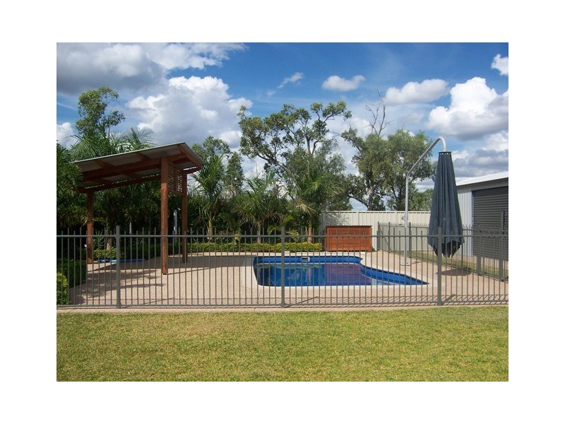 16 Cook Close, Emerald QLD 4720