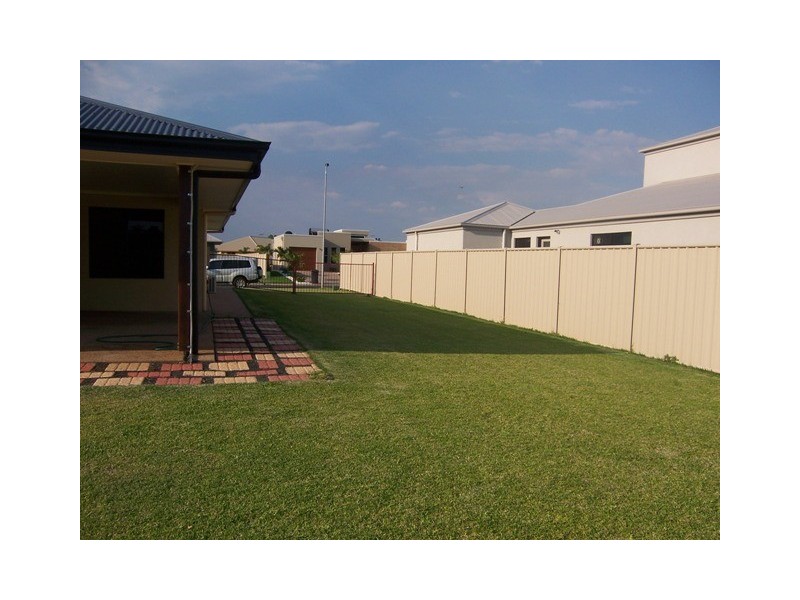 15 Carrington Place, Emerald QLD 4720