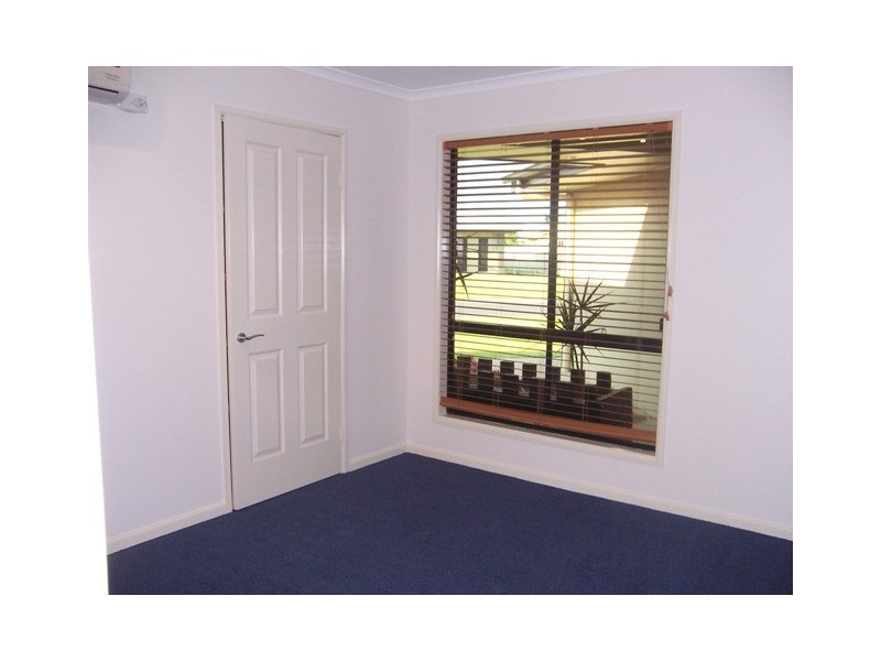 15 Carrington Place, Emerald QLD 4720