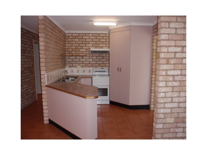 2/46 Colleen Avenue, Emerald QLD 4720