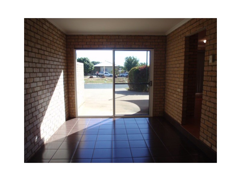 2/46 Colleen Avenue, Emerald QLD 4720