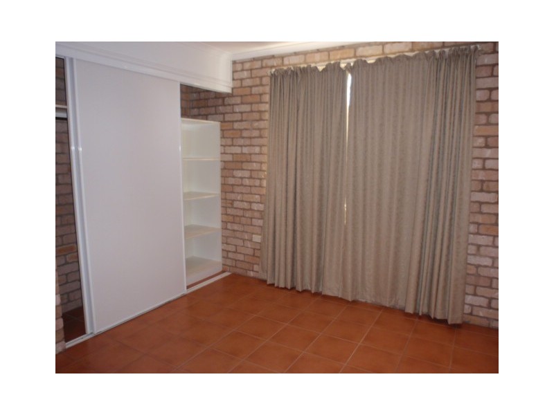 2/46 Colleen Avenue, Emerald QLD 4720