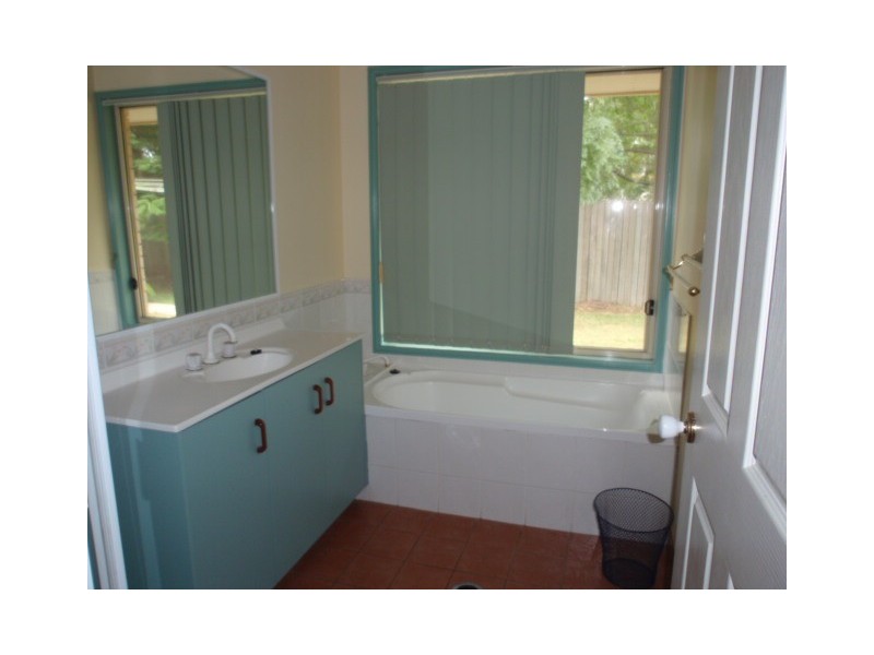 1/12 Kookaburra Court, Emerald QLD 4720