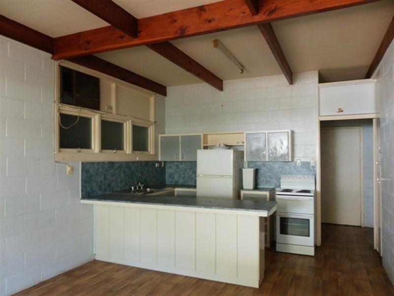 2/70 Church Lane, Emerald QLD 4720