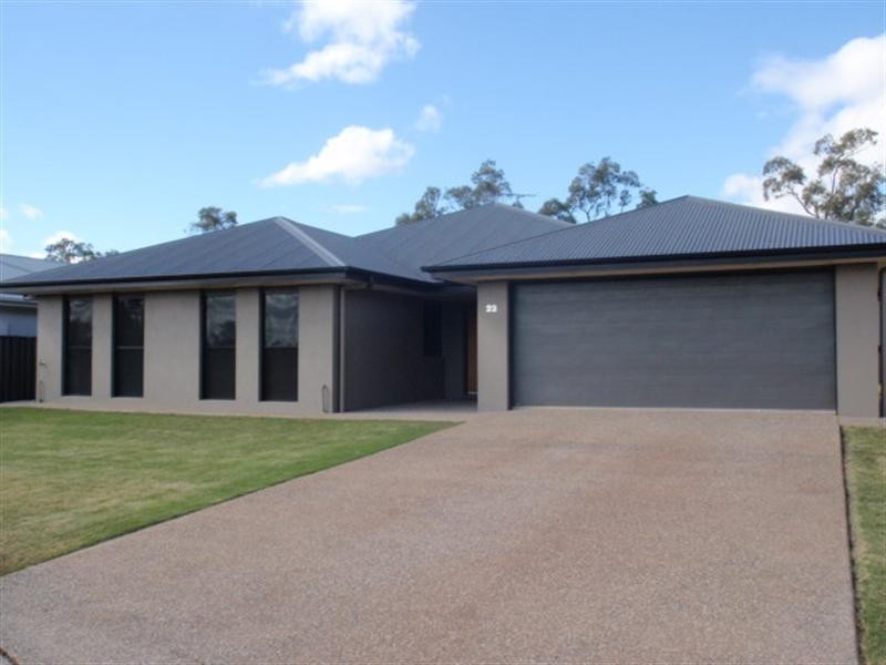 22 Cook Close, Emerald QLD 4720