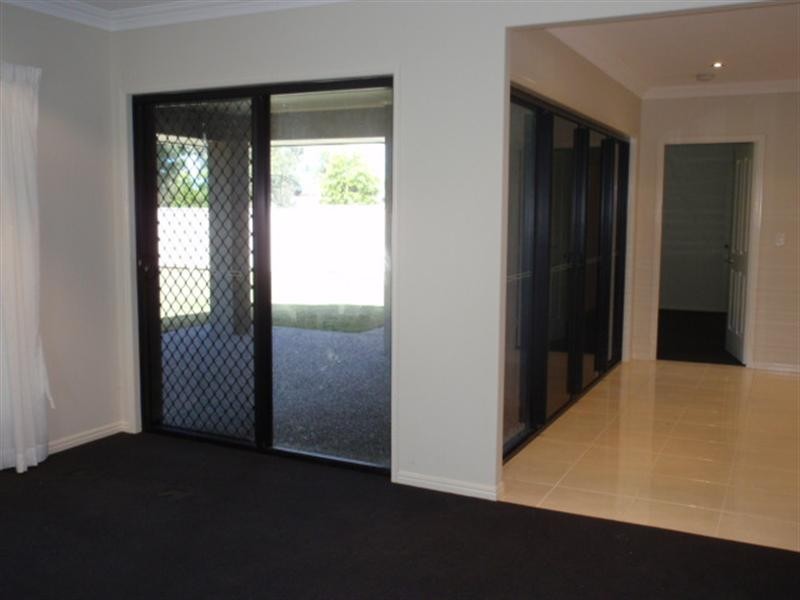 22 Cook Close, Emerald QLD 4720
