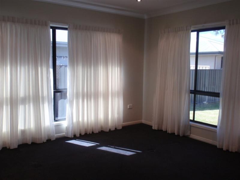 22 Cook Close, Emerald QLD 4720
