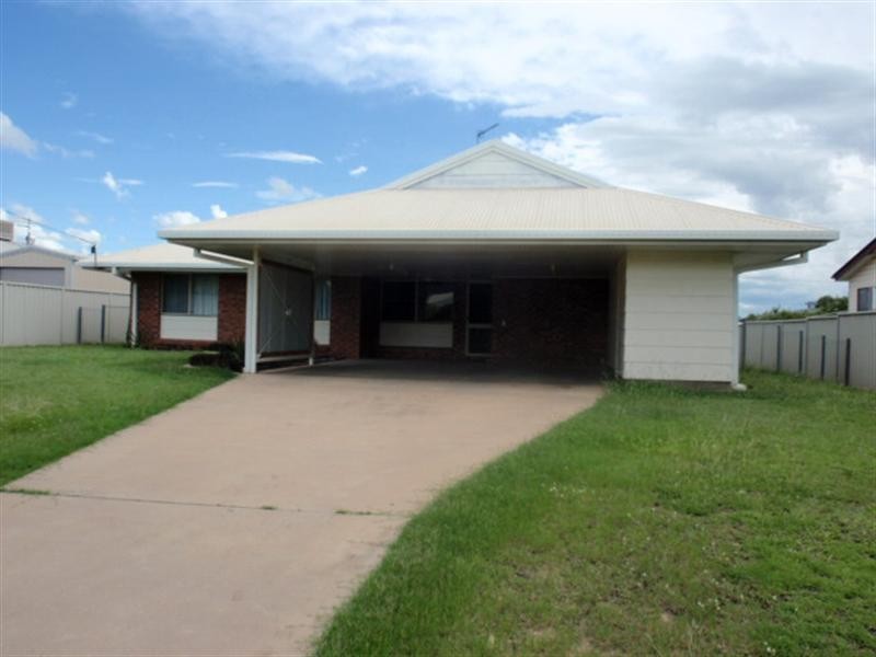 16 Cowan Crescent, Emerald QLD 4720