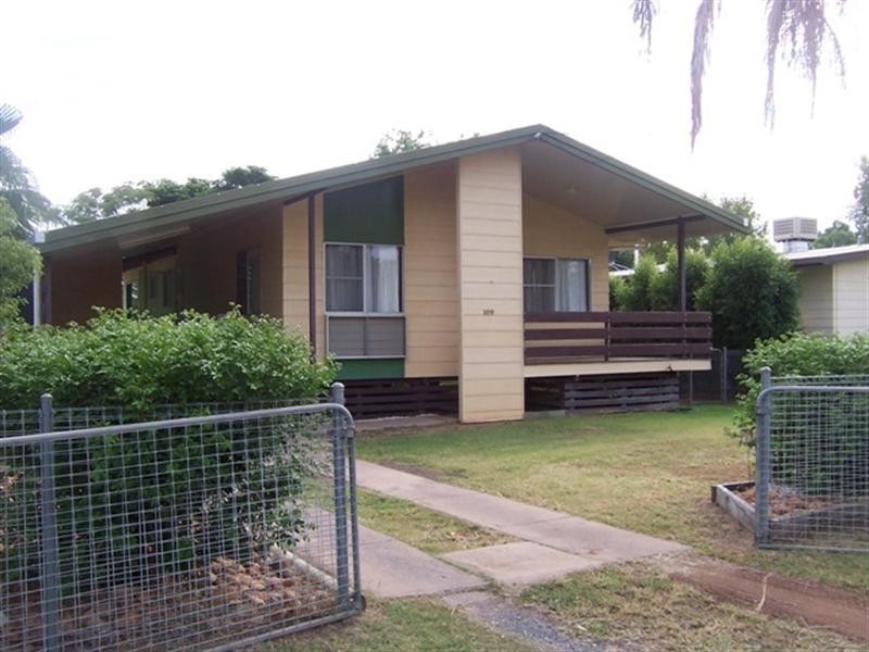 109 Harris Street, Emerald QLD 4720