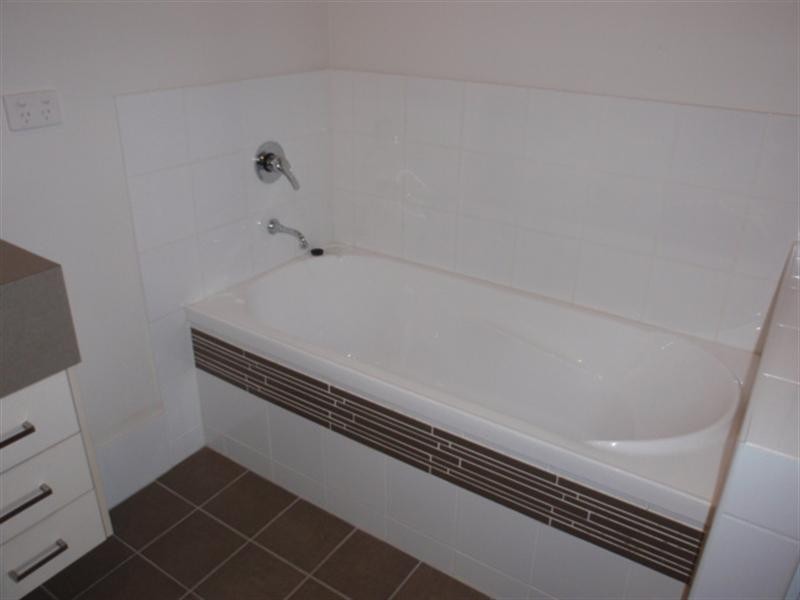 9/16 Riverview Street, Emerald QLD 4720