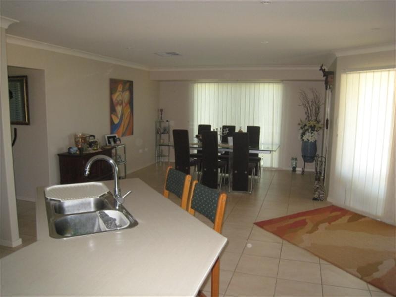 25 Mayfair Drive, Emerald QLD 4720