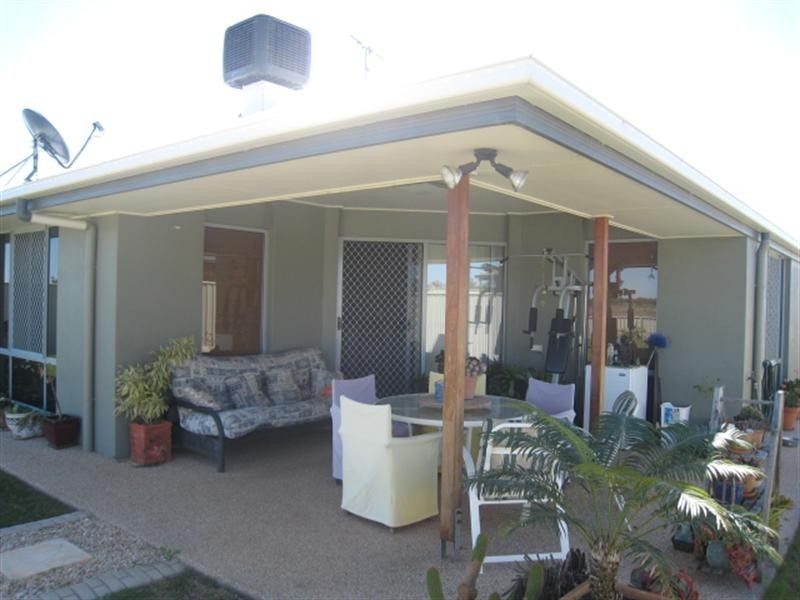25 Mayfair Drive, Emerald QLD 4720