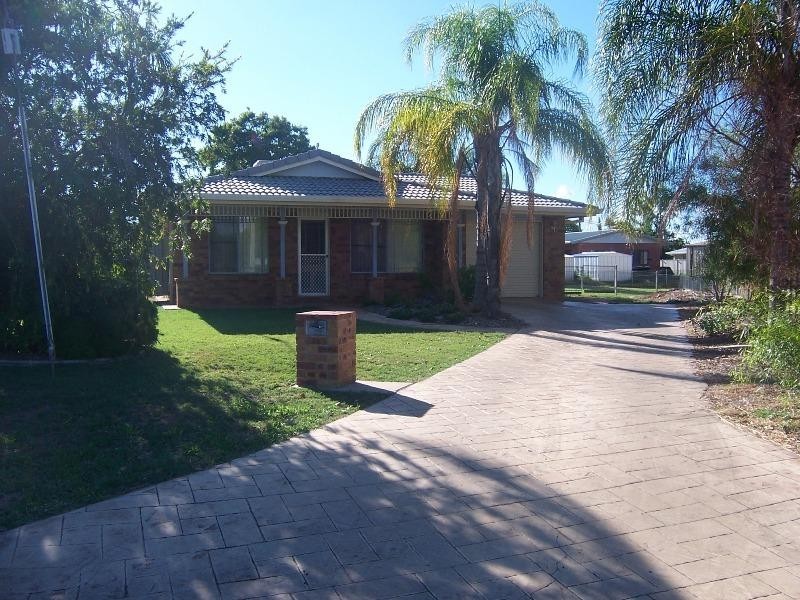42 Bonython Drive, Emerald QLD 4720