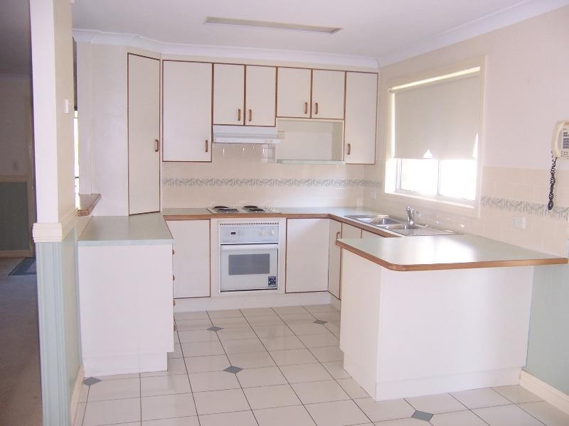 42 Bonython Drive, Emerald QLD 4720