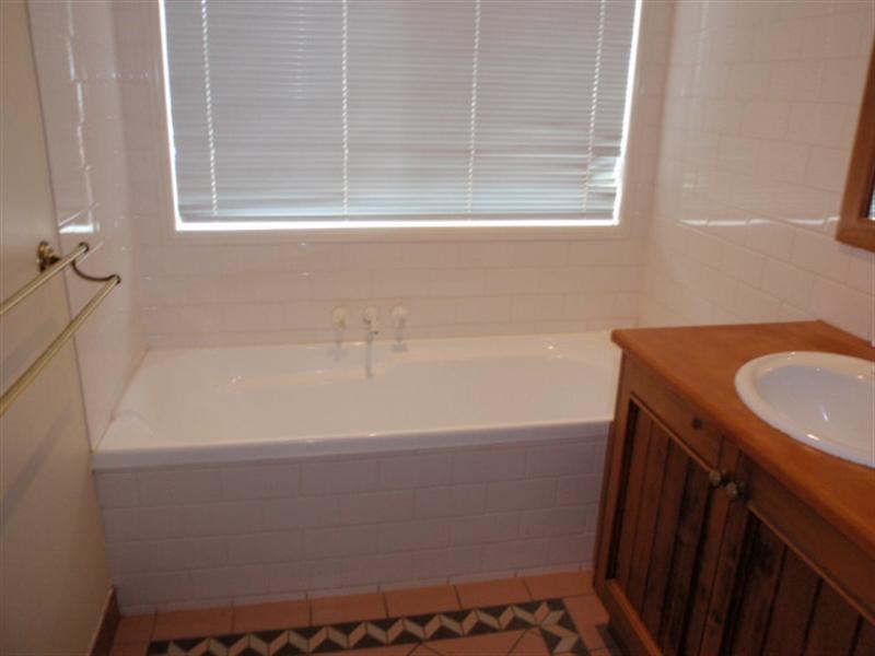 28 Whitchurch, Emerald QLD 4720
