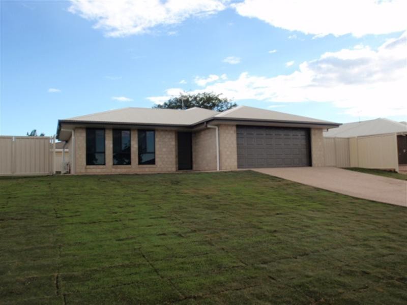 13 Berthun Drive, Emerald QLD 4720