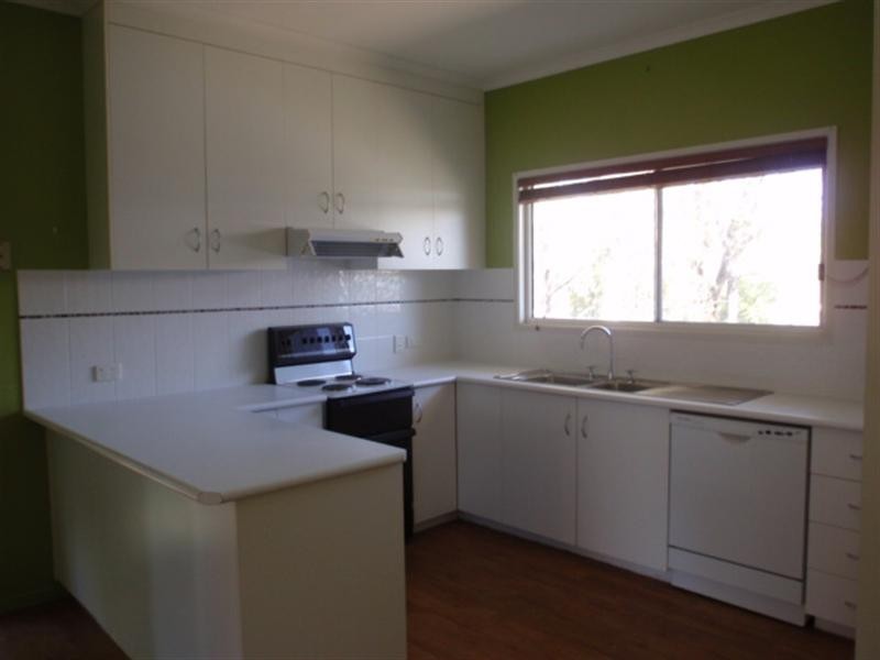 30 Colleen Avenue, Emerald QLD 4720