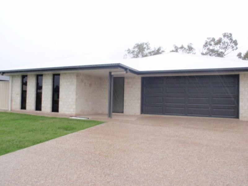38 Wright Street, Emerald QLD 4720