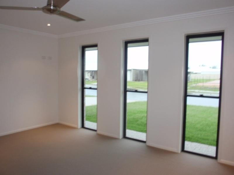 38 Wright Street, Emerald QLD 4720