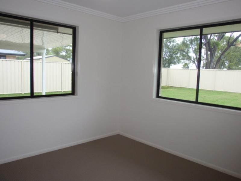 38 Wright Street, Emerald QLD 4720