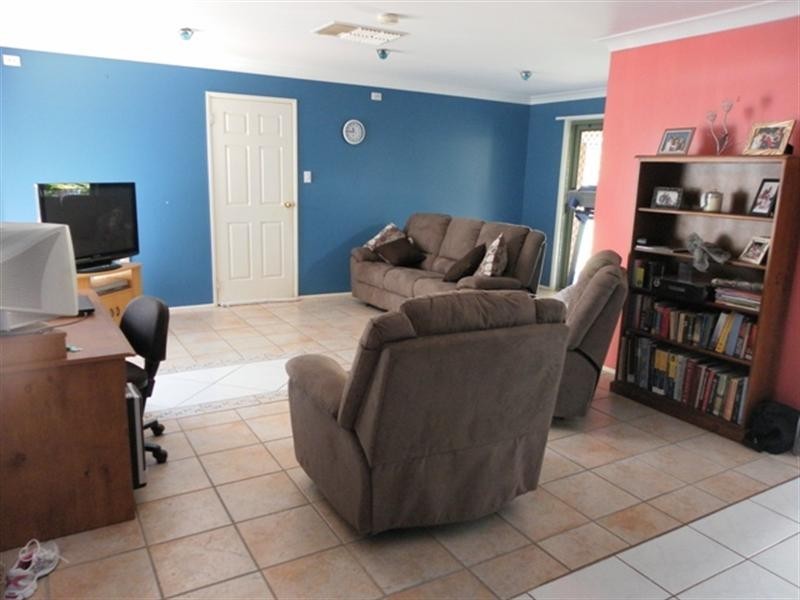 1 Kurrajong Close, Emerald QLD 4720