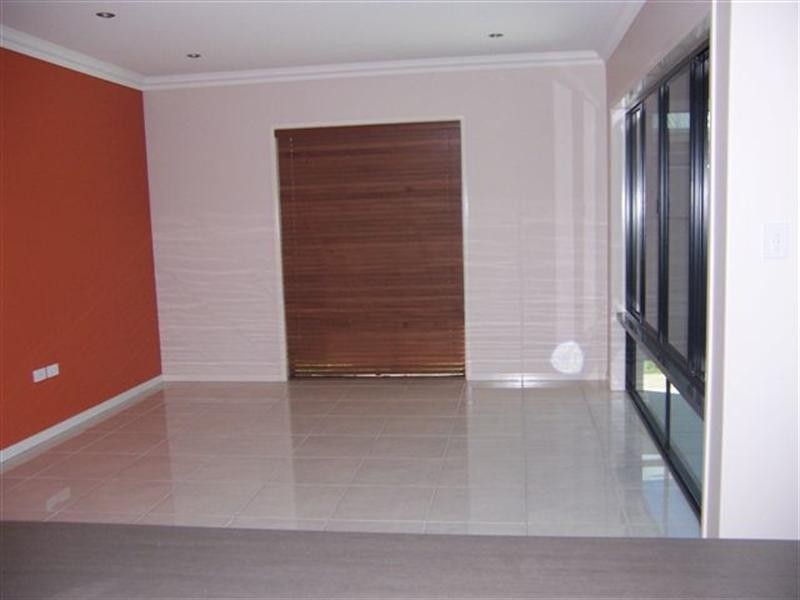 16 Glovar Street, Emerald QLD 4720