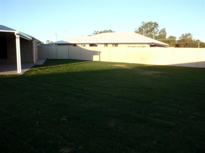 5 Highlands Court, Emerald QLD 4720