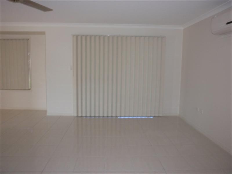 5 Highlands Court, Emerald QLD 4720