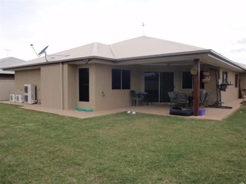 13 Blue Gum Drive, Emerald QLD 4720