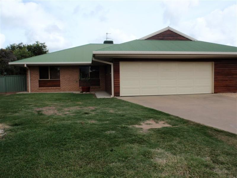 39 Crinum Crescent, Emerald QLD 4720