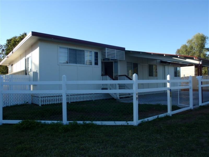 22 Brief Street, Emerald QLD 4720