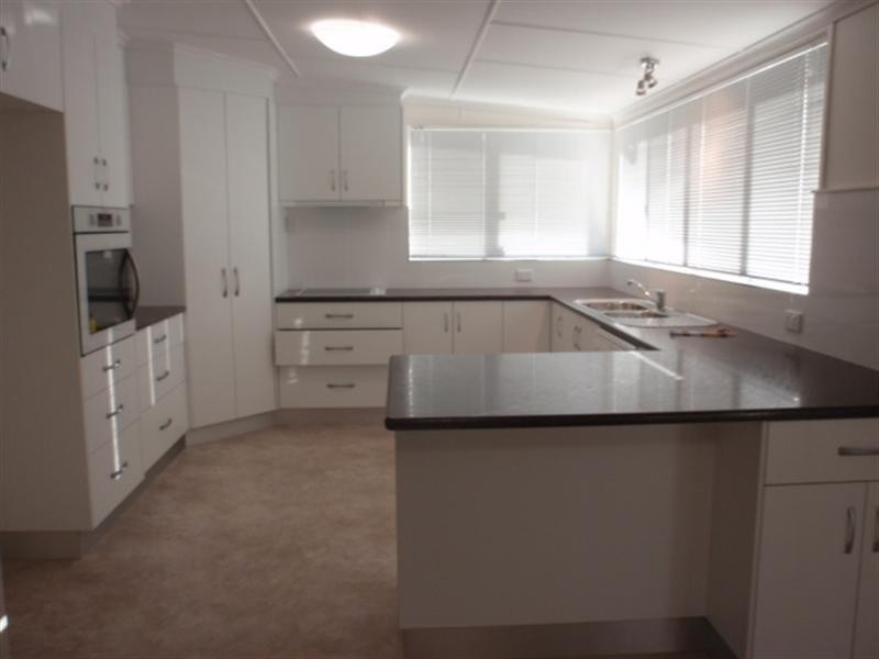 22 Brief Street, Emerald QLD 4720