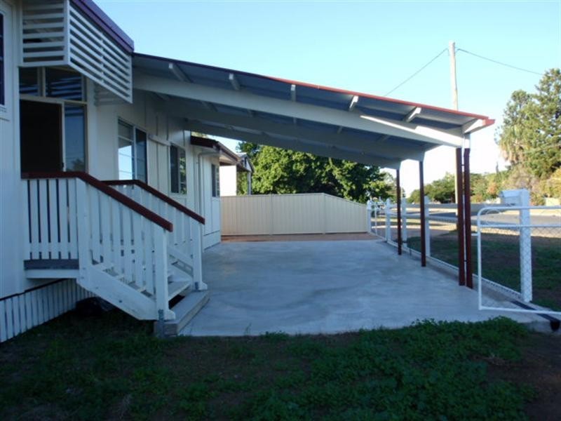 22 Brief Street, Emerald QLD 4720