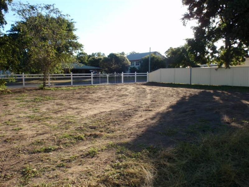 22 Brief Street, Emerald QLD 4720