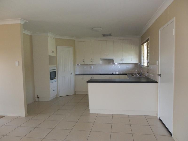 10 Clark Drive, Emerald QLD 4720