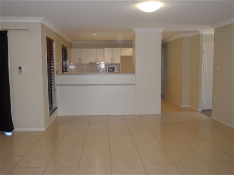 14 Pressler Road, Emerald QLD 4720