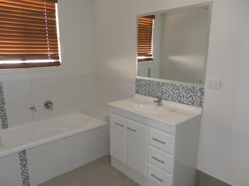 19 Berthun Street, Emerald QLD 4720