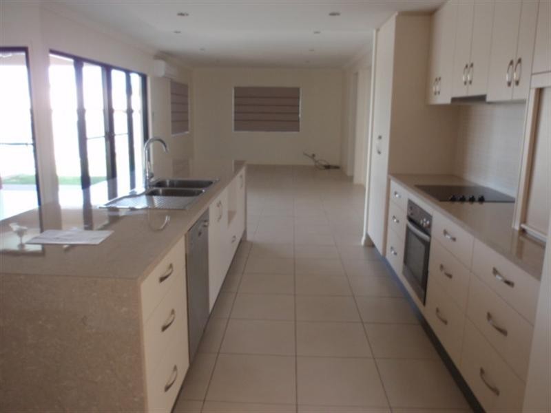 6 Blue Gum Drive, Emerald QLD 4720